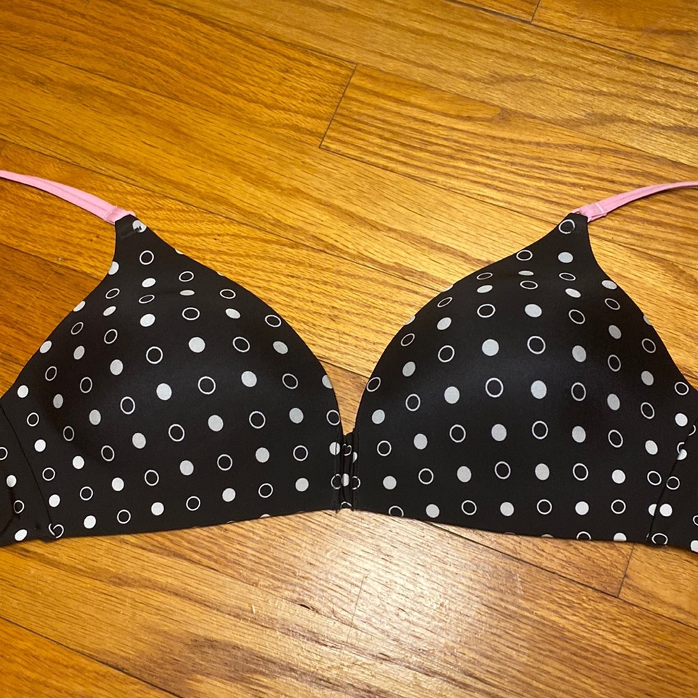 ⭐️BOGO⭐️ Victoria’s Secret wireless bra 34C